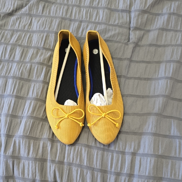 Amazon Shoes - Yellow Women's Ballet Flats Sz 7 Nwot